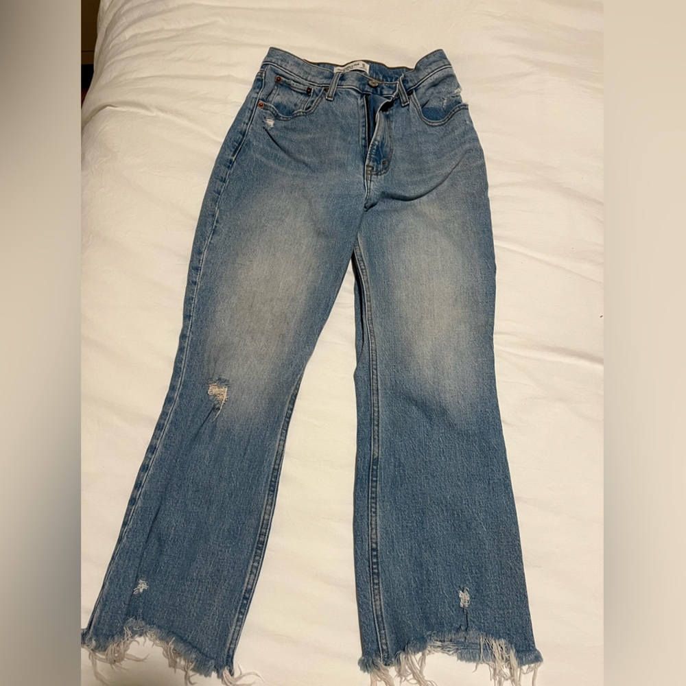 Abercrombie & Fitch Kick Crop Jeans